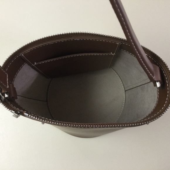 Vasic Eden Leather Bucket Bag - Picture 10 of 15